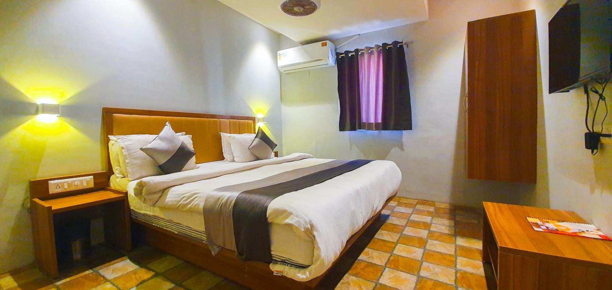 Hotel Nova Star Rajkot Exterior photo