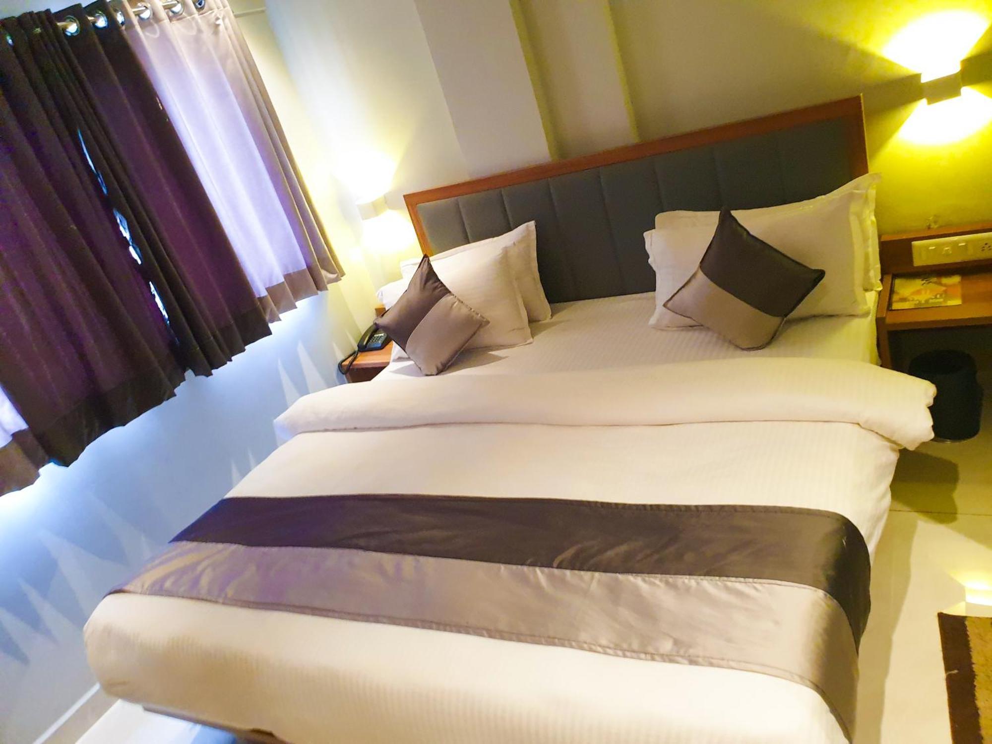 Hotel Nova Star Rajkot Exterior photo